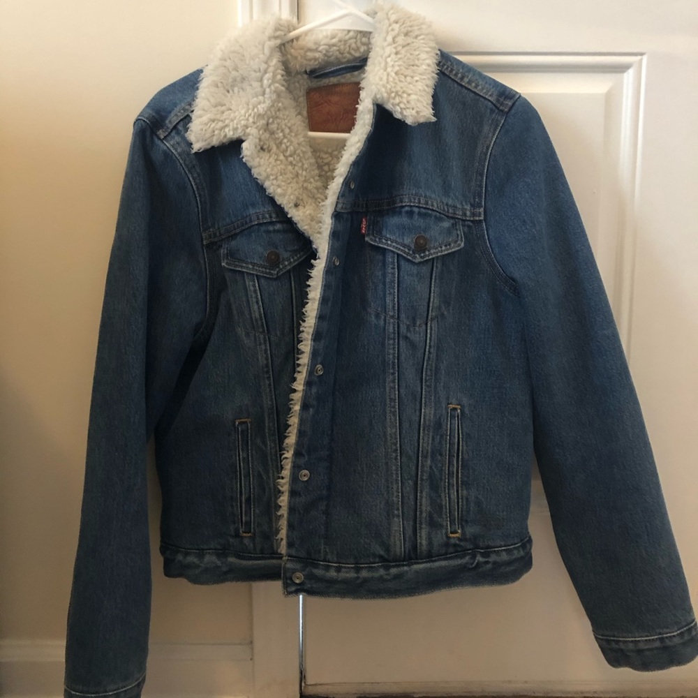 Levi’s sherpa-lined denim jacket
